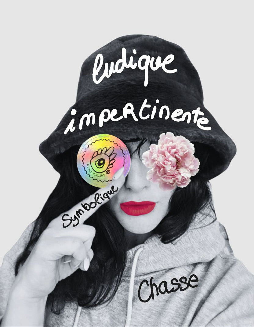 visage de l'artiste luce cee, elle crée des Print édition limitée seulement 30 exemplaire  — 7 clés du bonheur cachées
