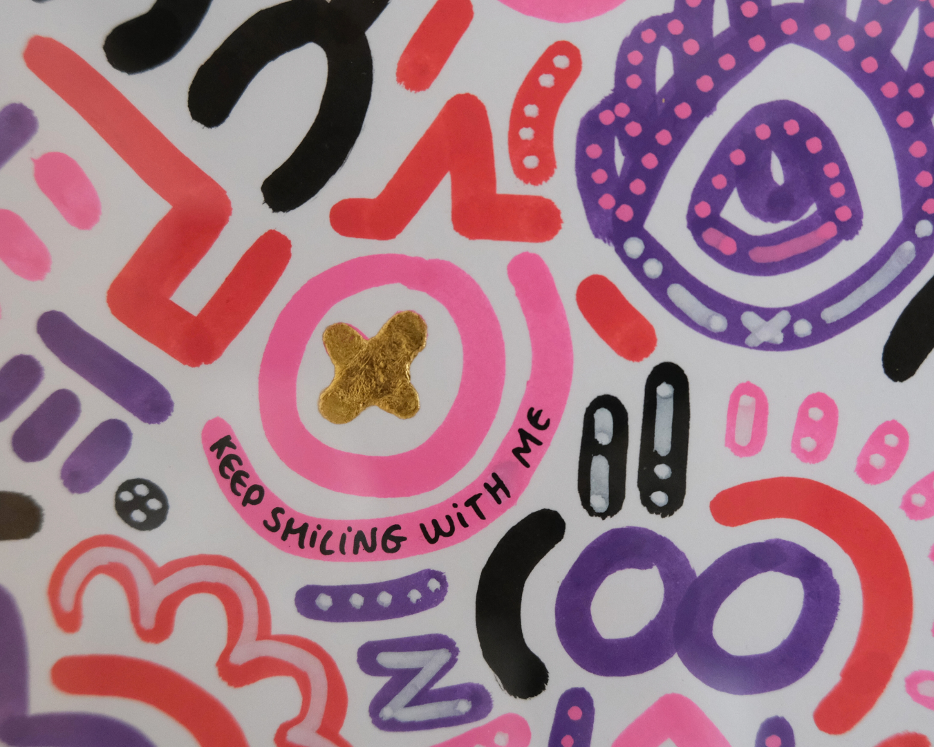 Original N°13 — KeTexture et lignes du dessin A4 Keep Smiling With Me n°13 avec feuille d’or.